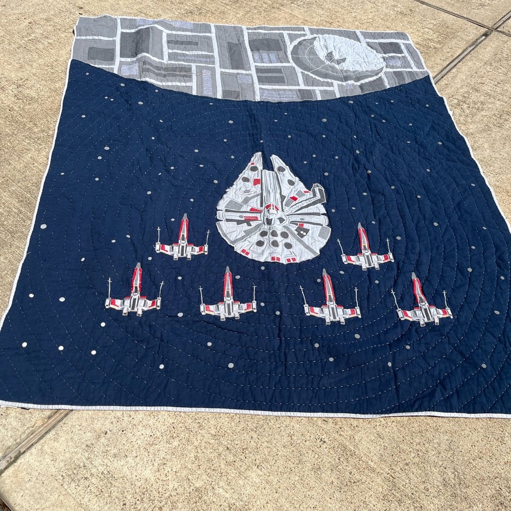 Pottery Barn Star Wars Themed twin size Quilt with Spaceships